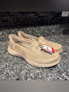 Skechers NWT Women's On-the-go Flex Hands Free Slip-in Loafers Size 9 Wide